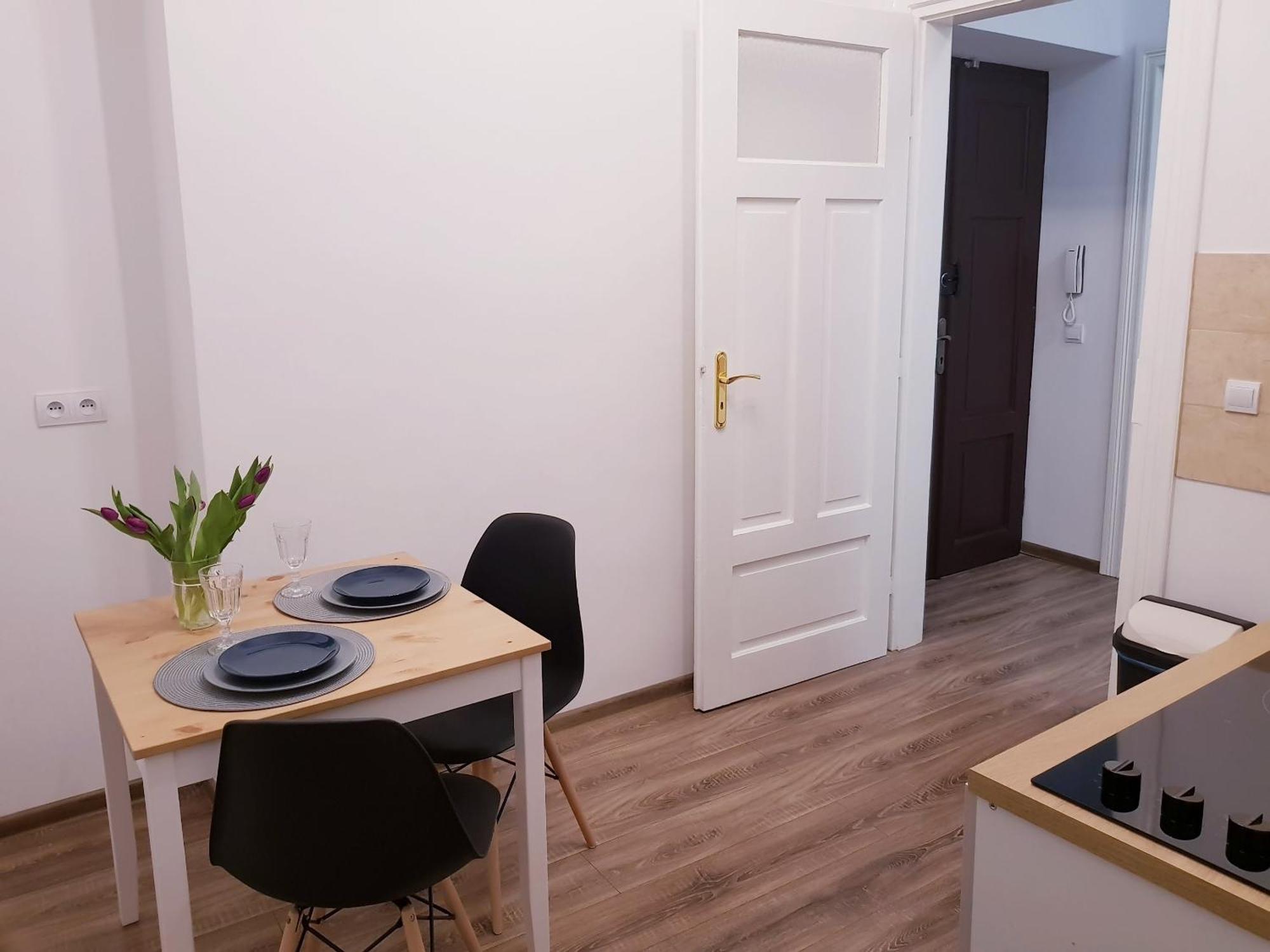 Guest Room Rowna Келце Екстериор снимка