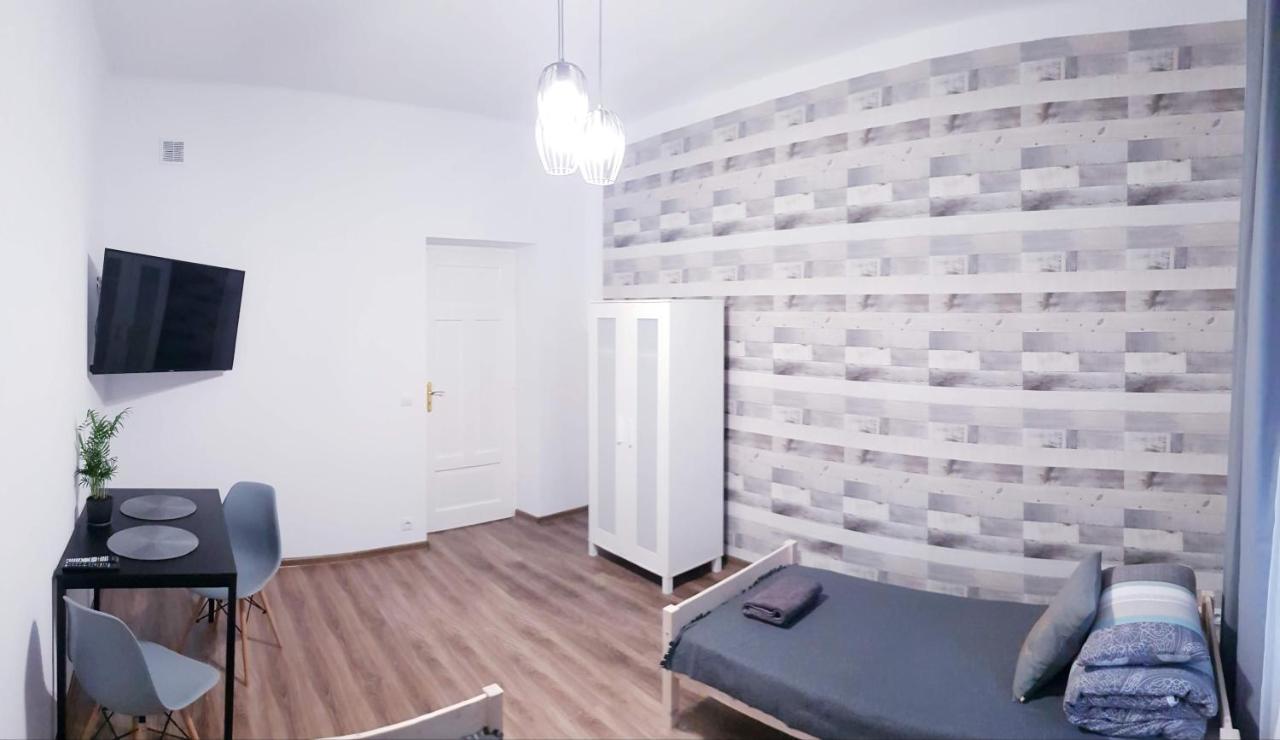 Guest Room Rowna Келце Екстериор снимка